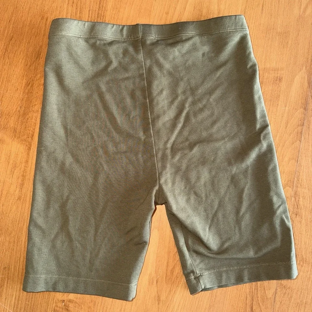 NWOT Cotton Citizen Women's Elastic Waist Biker Shorts Olive Green, Size X-Small